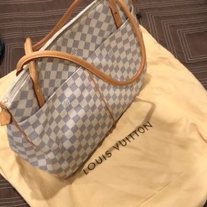 Louis Vuitton shoulder bag
